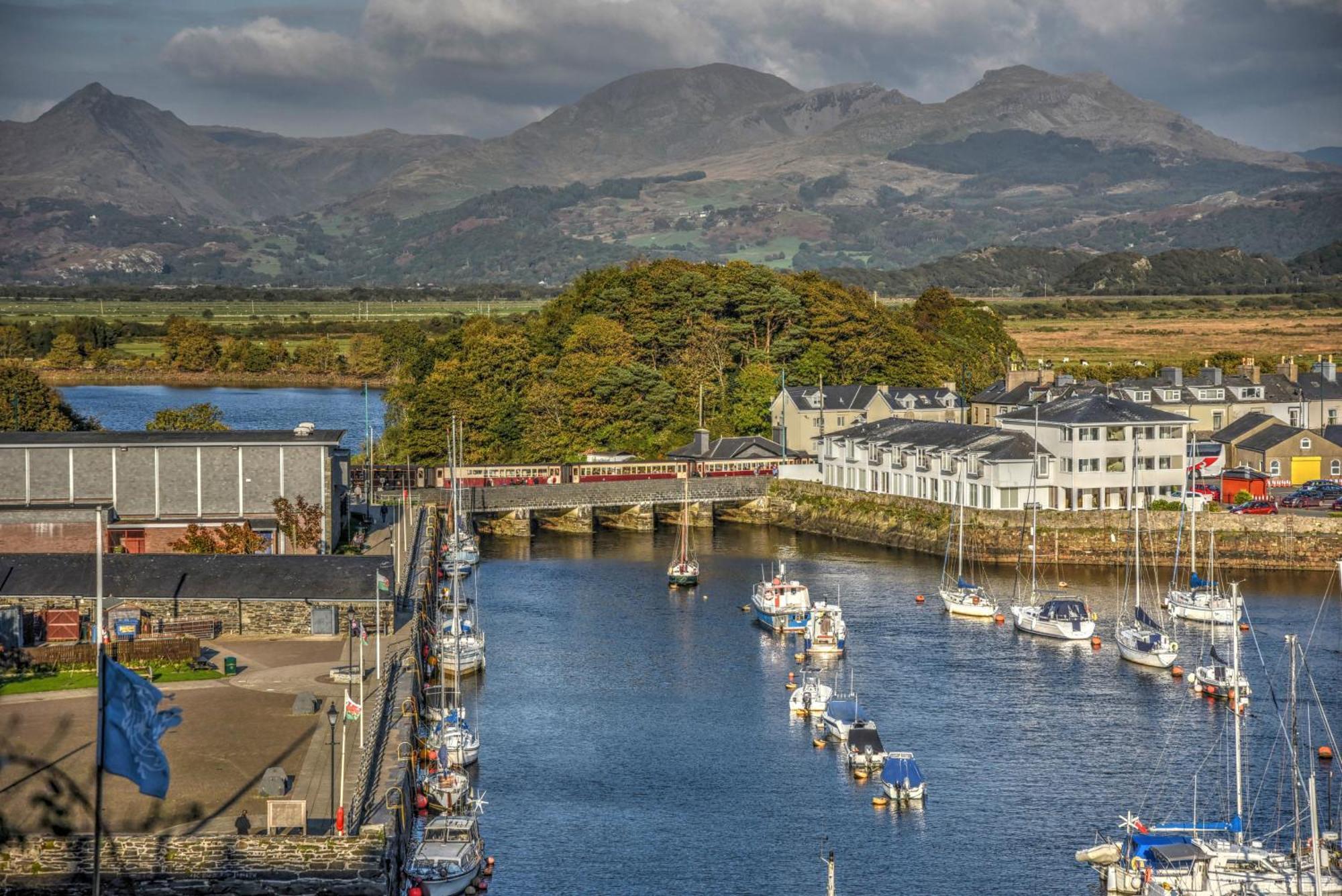 Harbour & Mountain Views, Porthmadog House, Sleeps 9, 4 Bedrooms, Two And Half Bathrooms Buitenkant foto
