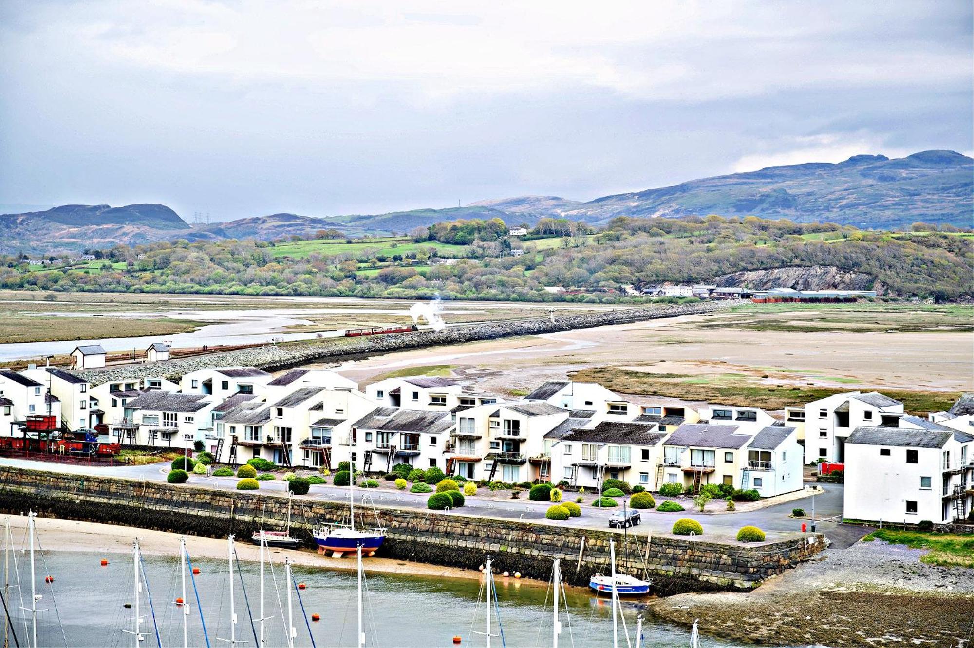 Harbour & Mountain Views, Porthmadog House, Sleeps 9, 4 Bedrooms, Two And Half Bathrooms Buitenkant foto